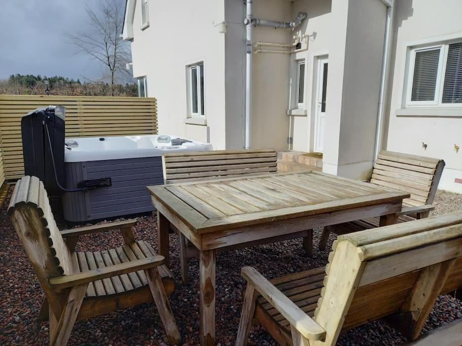 Dovecote Lodge On The 5 Star Lough Erne Resort Ballycassidy Dış mekan fotoğraf