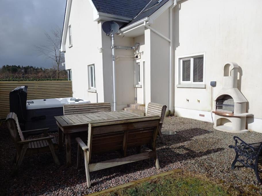 Dovecote Lodge On The 5 Star Lough Erne Resort Ballycassidy Dış mekan fotoğraf
